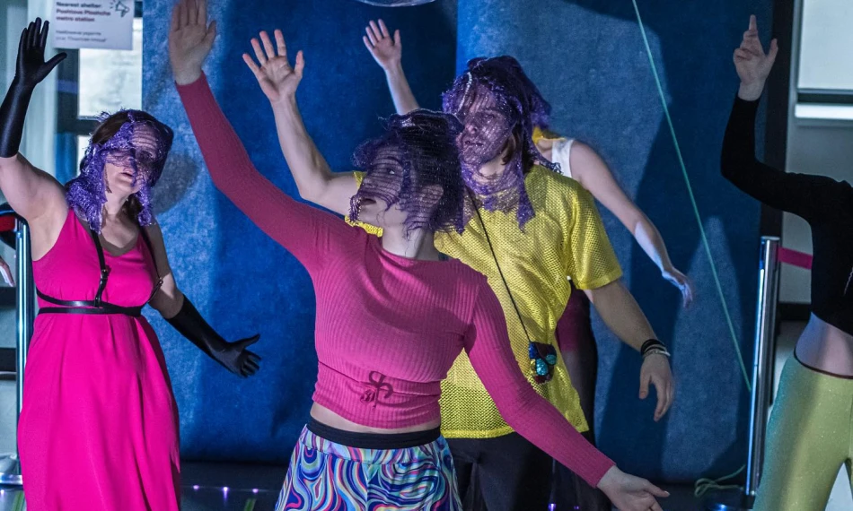 Театральна спільнота DSP презентувала студентам Амерікан Юніверсіті Київ виставу за віршами Грицька Чупринки! - linza.com.ua