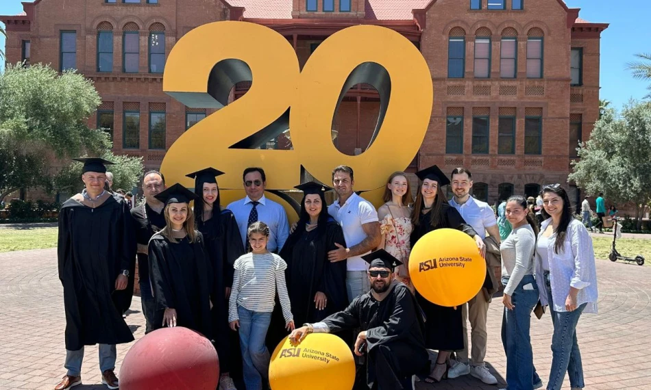 Вперше студенти АЮК взяли участь у церемонії нагородження випускників Arizona State University серед понад 5000 студентів з усього світу - linza.com.ua