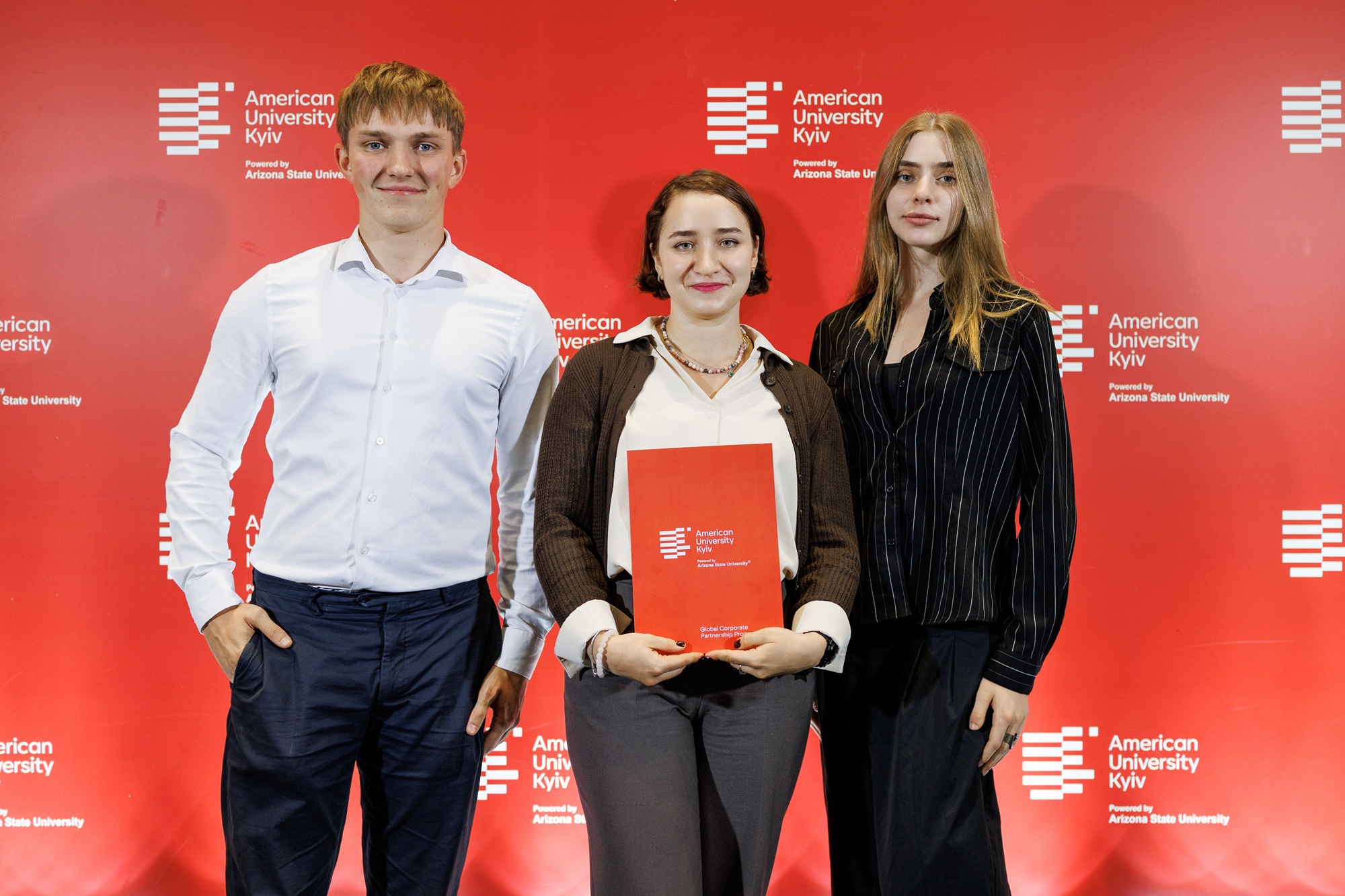 Вітаємо Deloitte серед партнерів Глобальної партнерської програми АЮК! - linza.com.ua