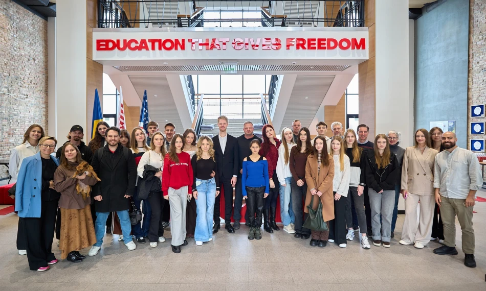 AUK Talks on “War, Strategy, Future: Lessons from Ukraine” with Mason Clark 